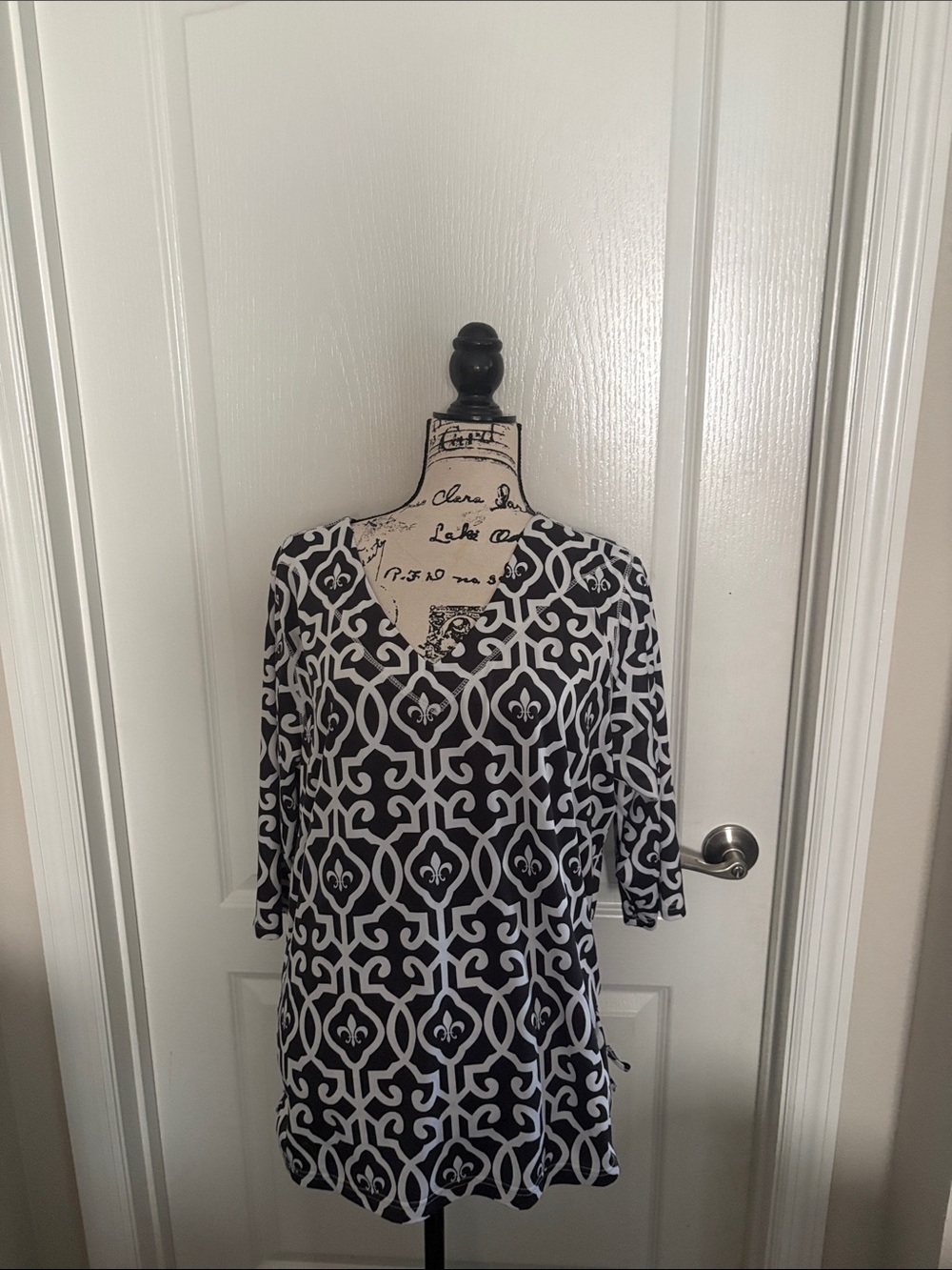 Petsche Black & White Geometric V-Neck Tunic